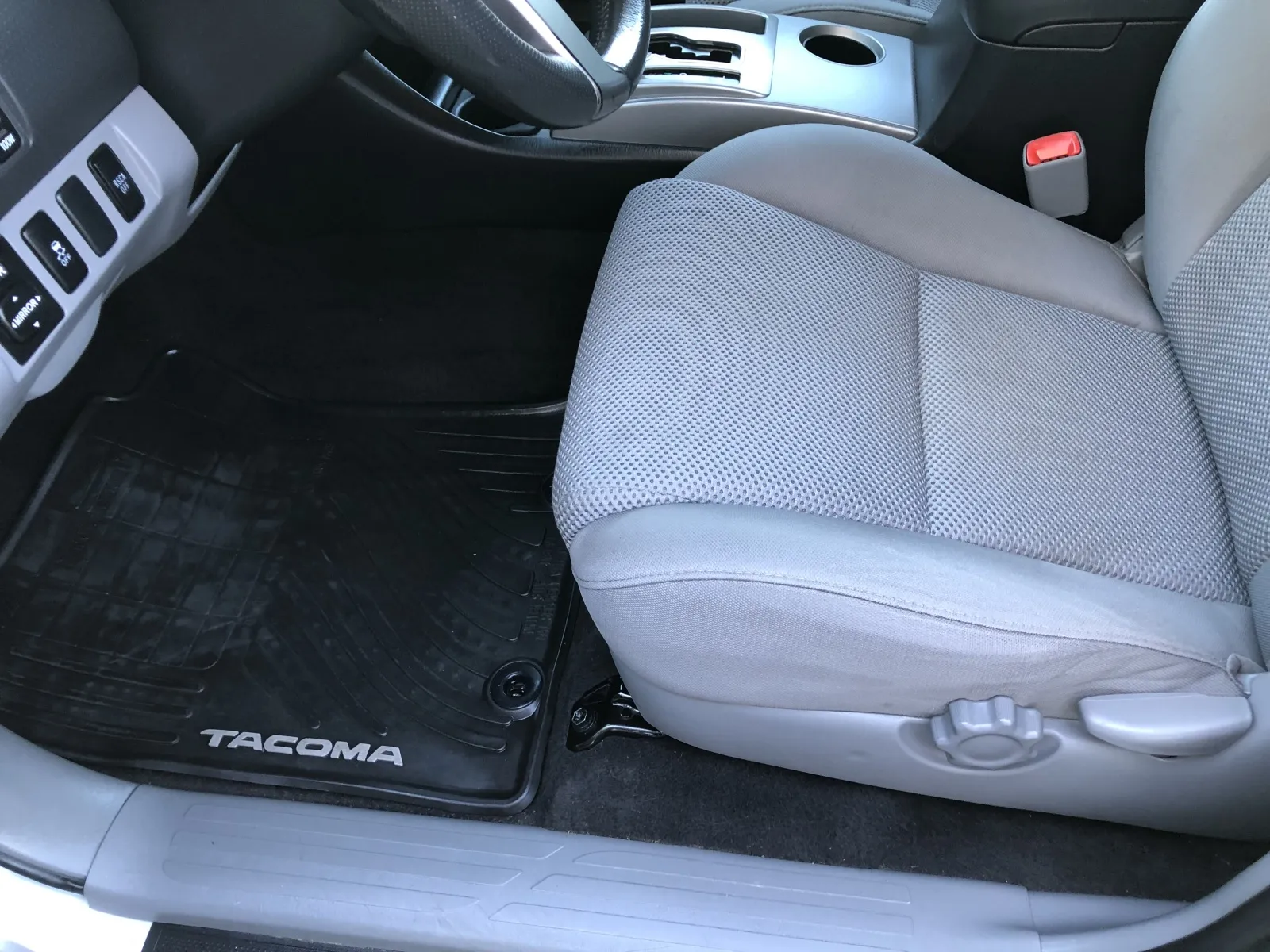 Toyota Tacoma photo 21
