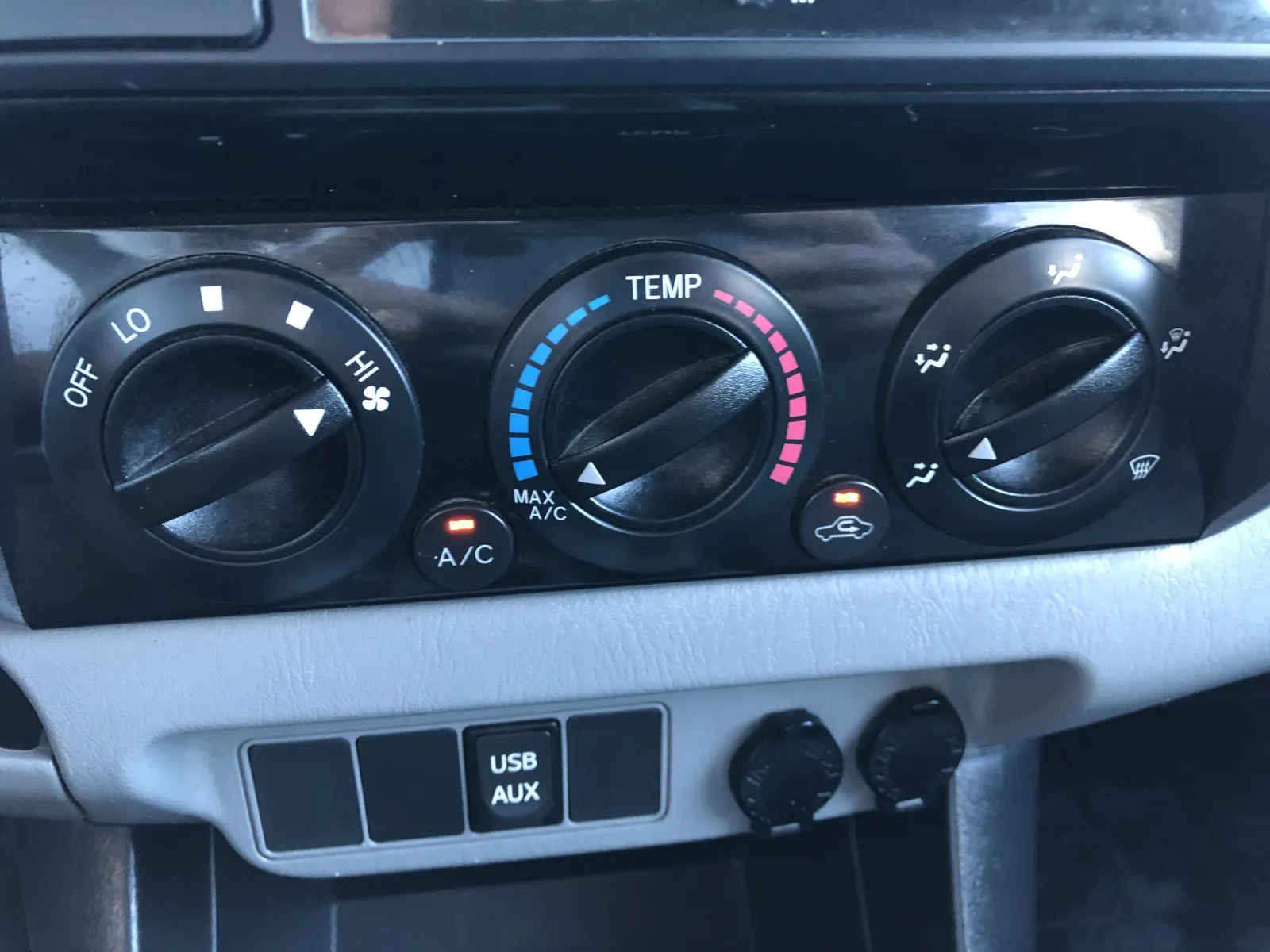 Toyota Tacoma photo 30