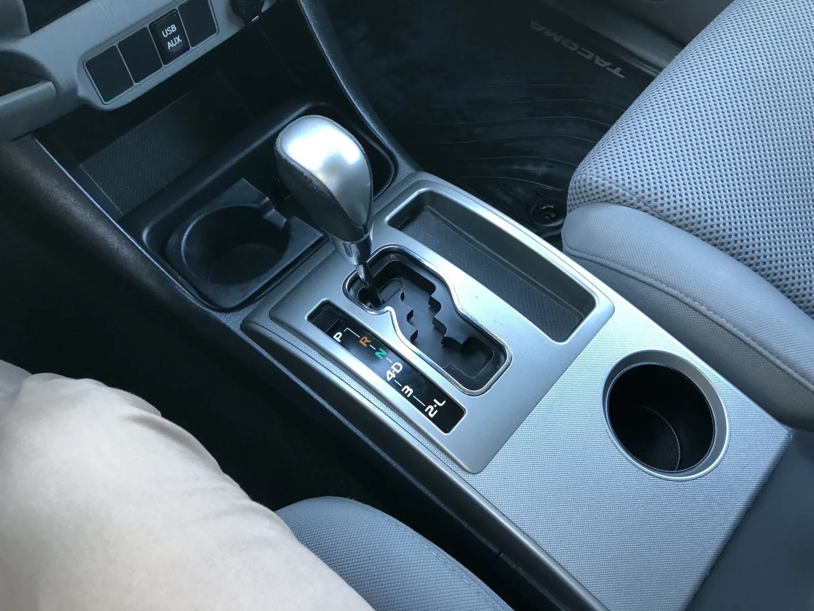 Toyota Tacoma photo 32