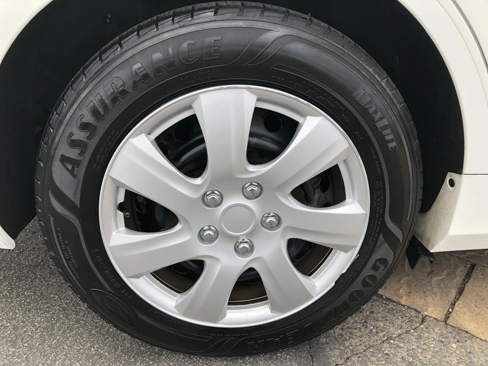 Toyota Camry photo 9