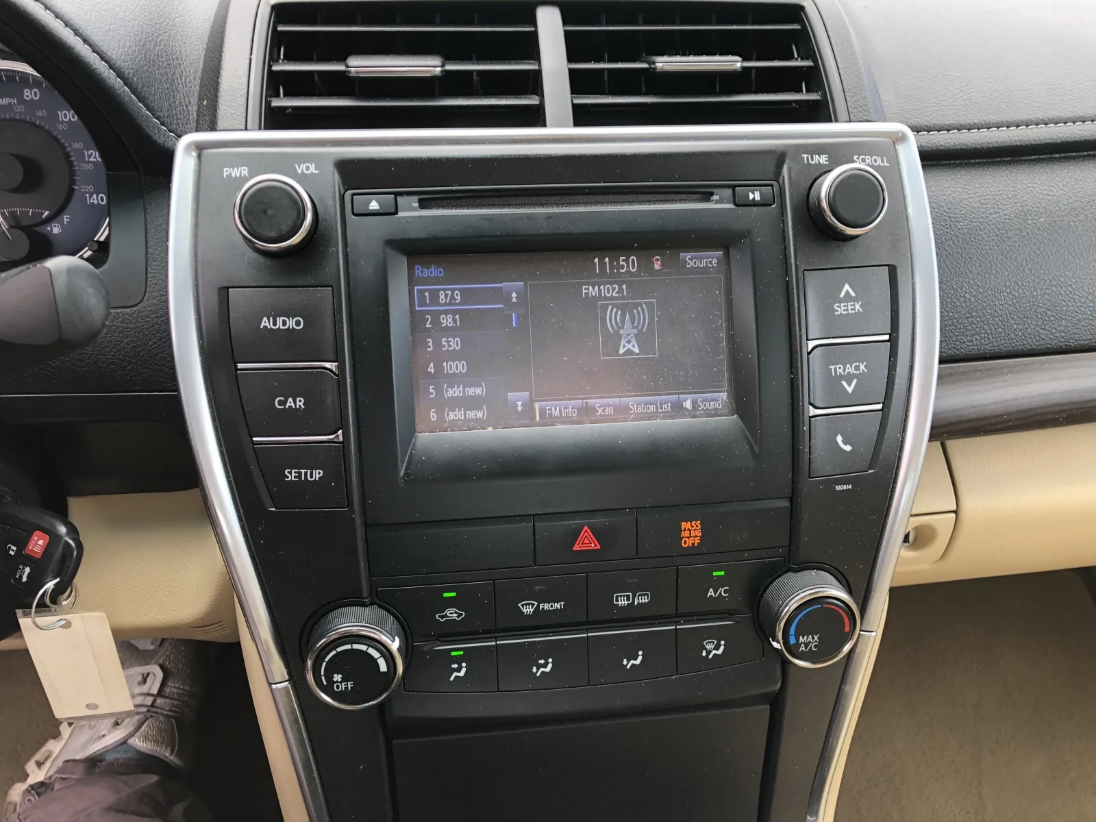 Toyota Camry photo 25