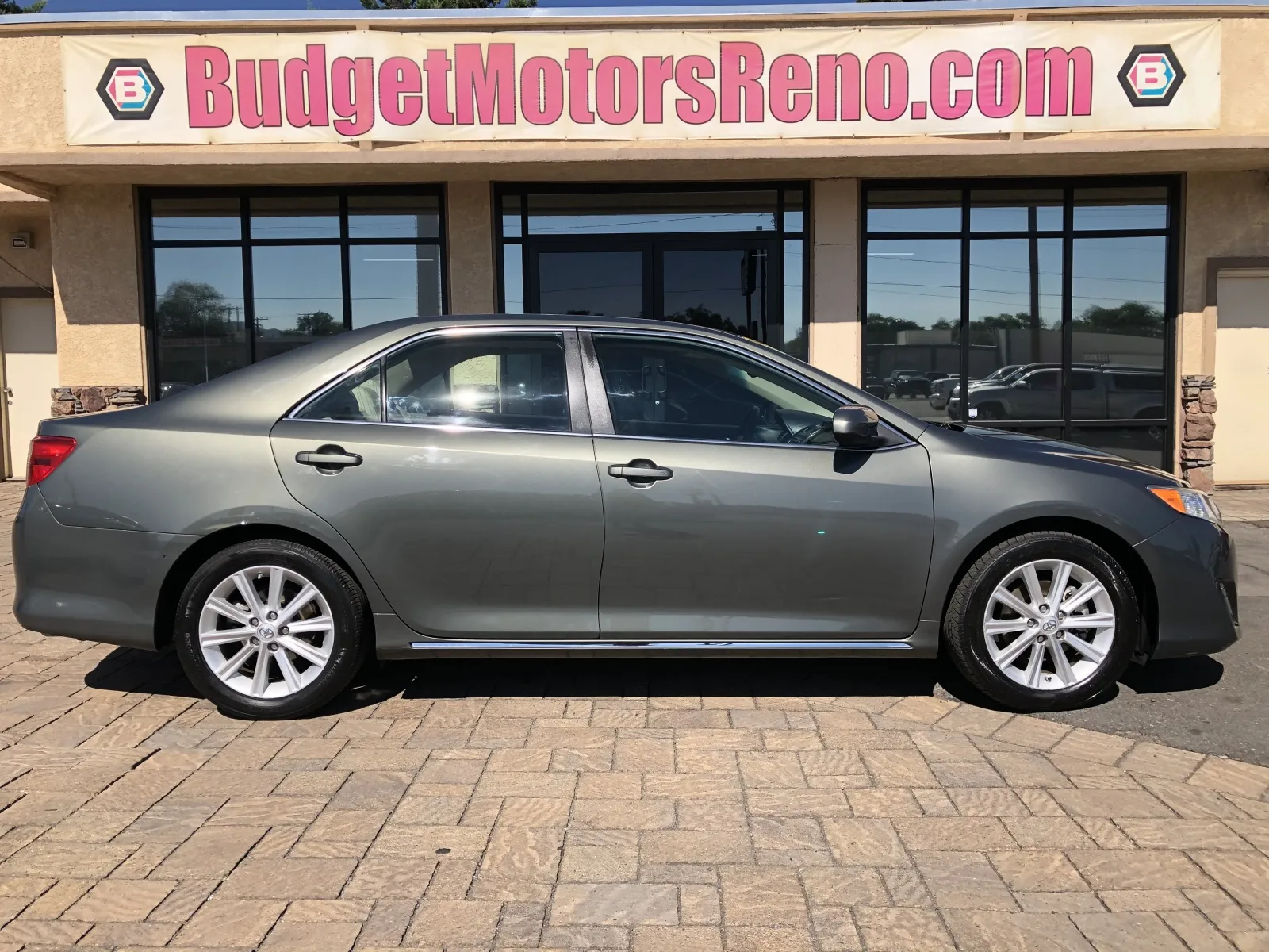 Green 2013 Toyota Camry XLE for sale in Reno, NV