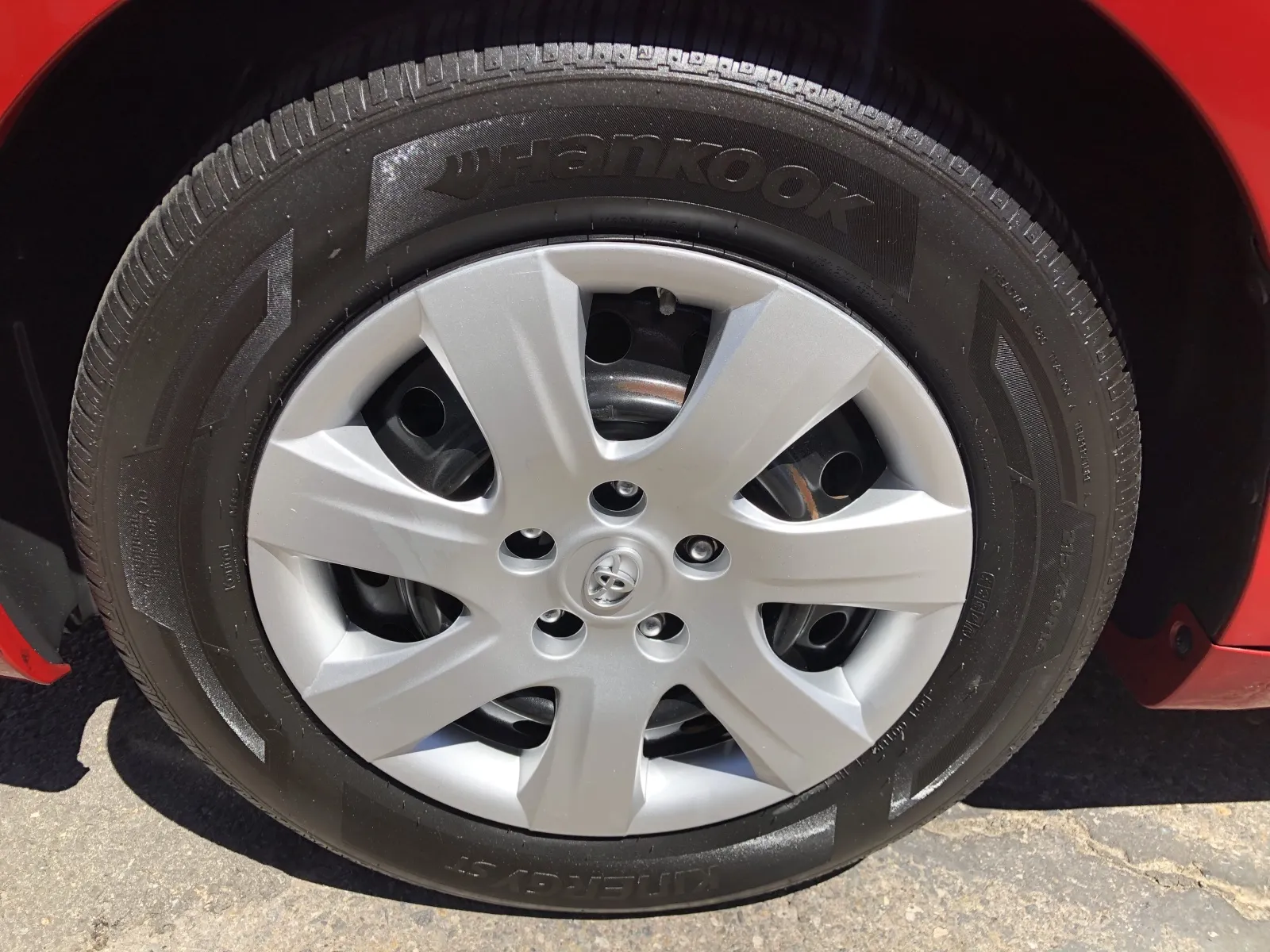 Toyota Camry photo 9