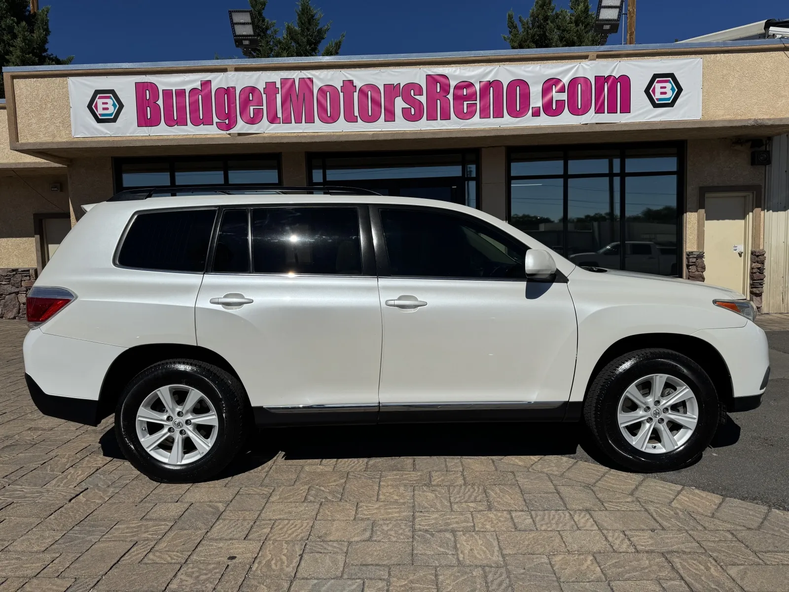 White 2013 Toyota Highlander Plus for sale in Reno, NV