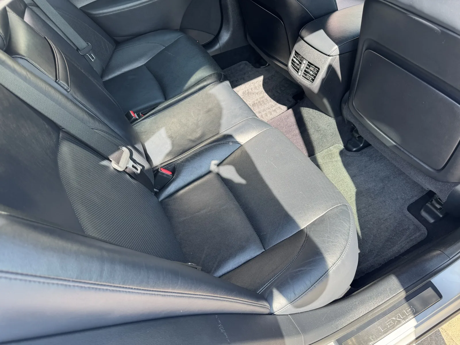 Lexus ES photo 29