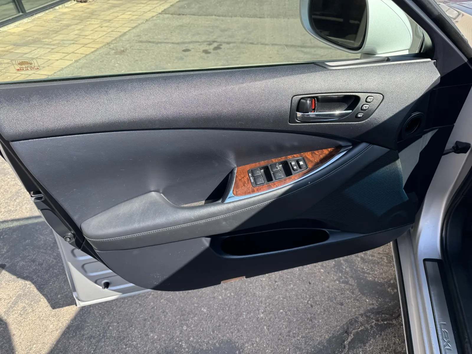 Lexus ES photo 10