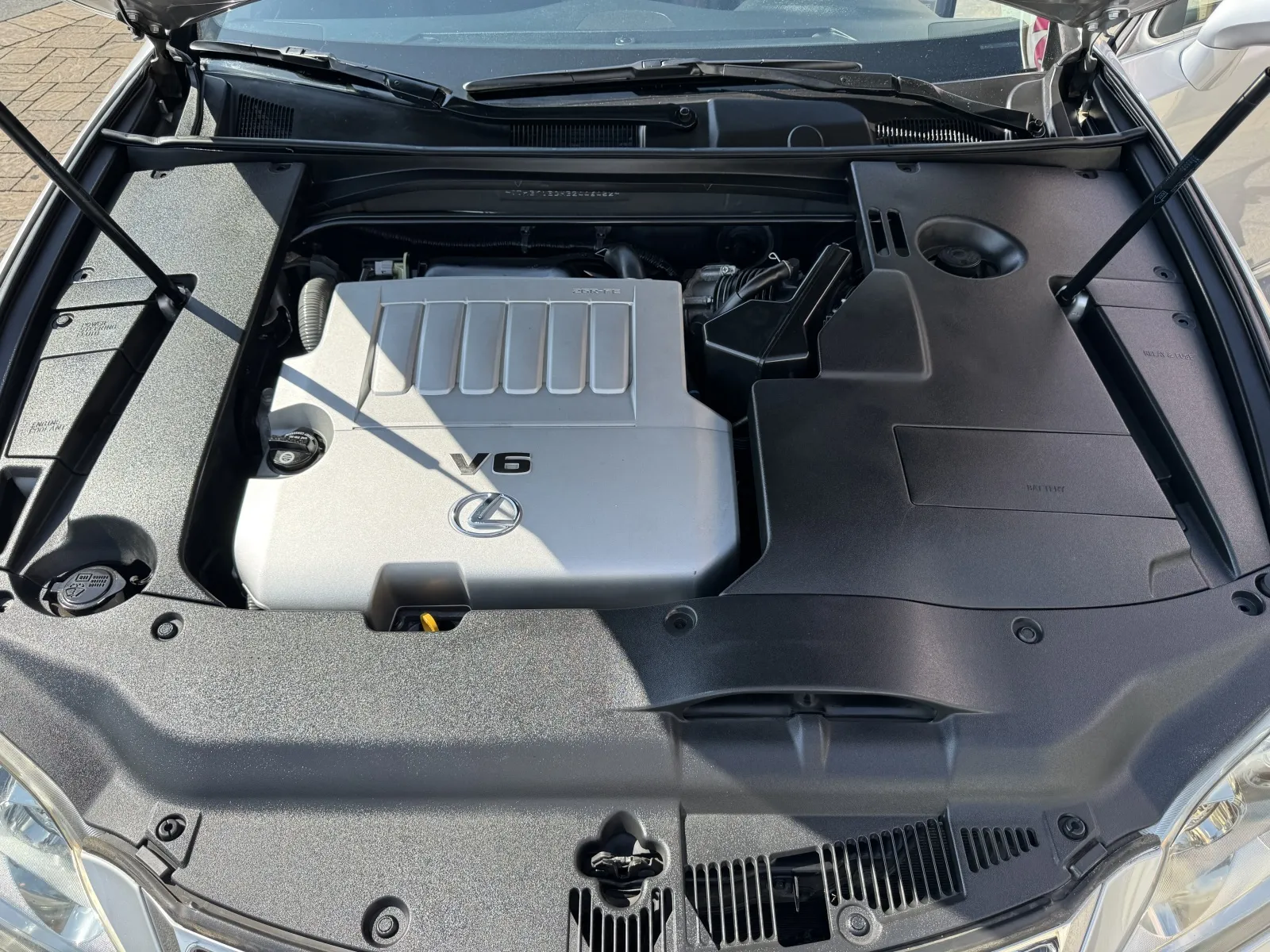 Lexus ES photo 31