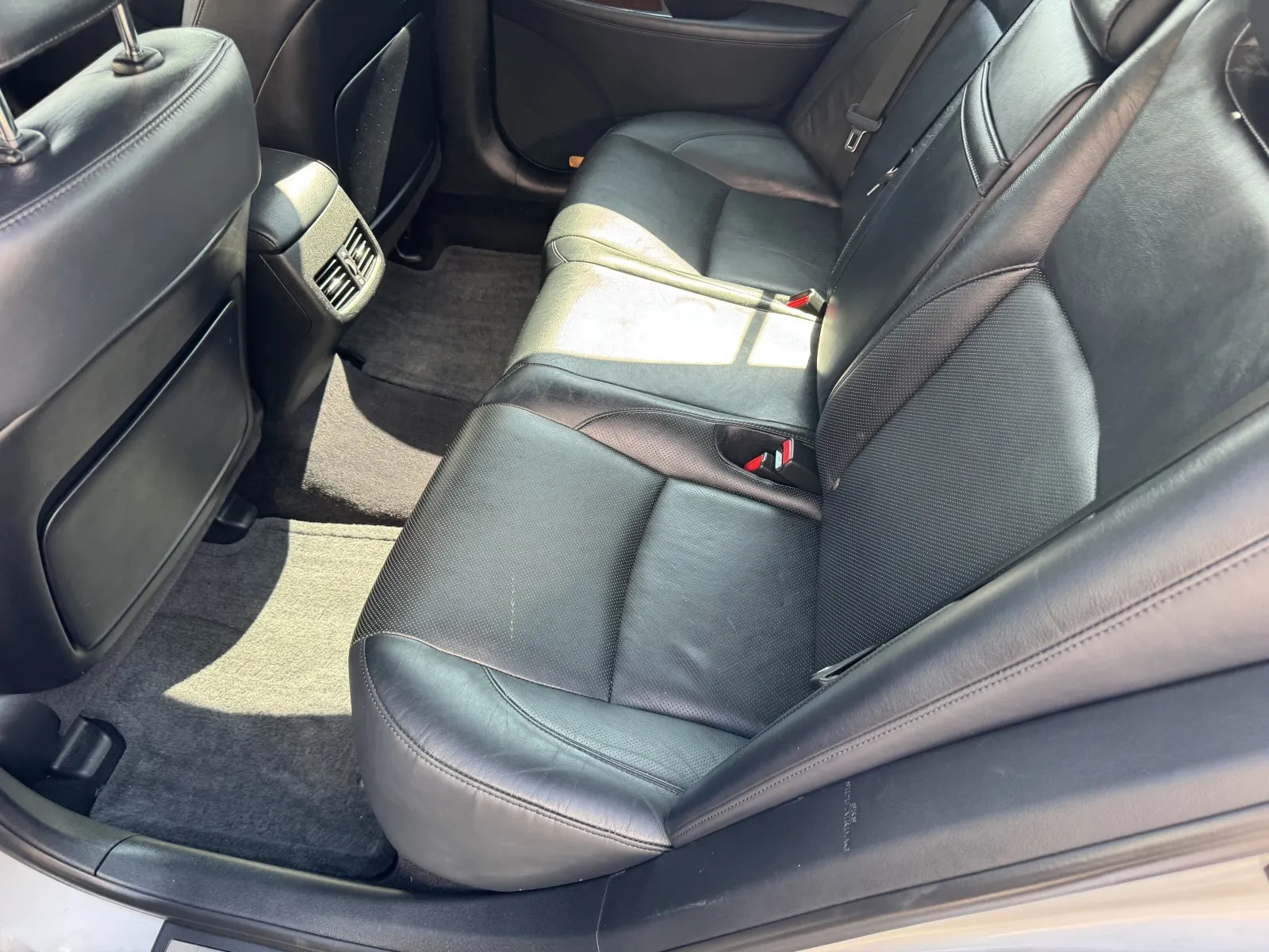 Lexus ES photo 27