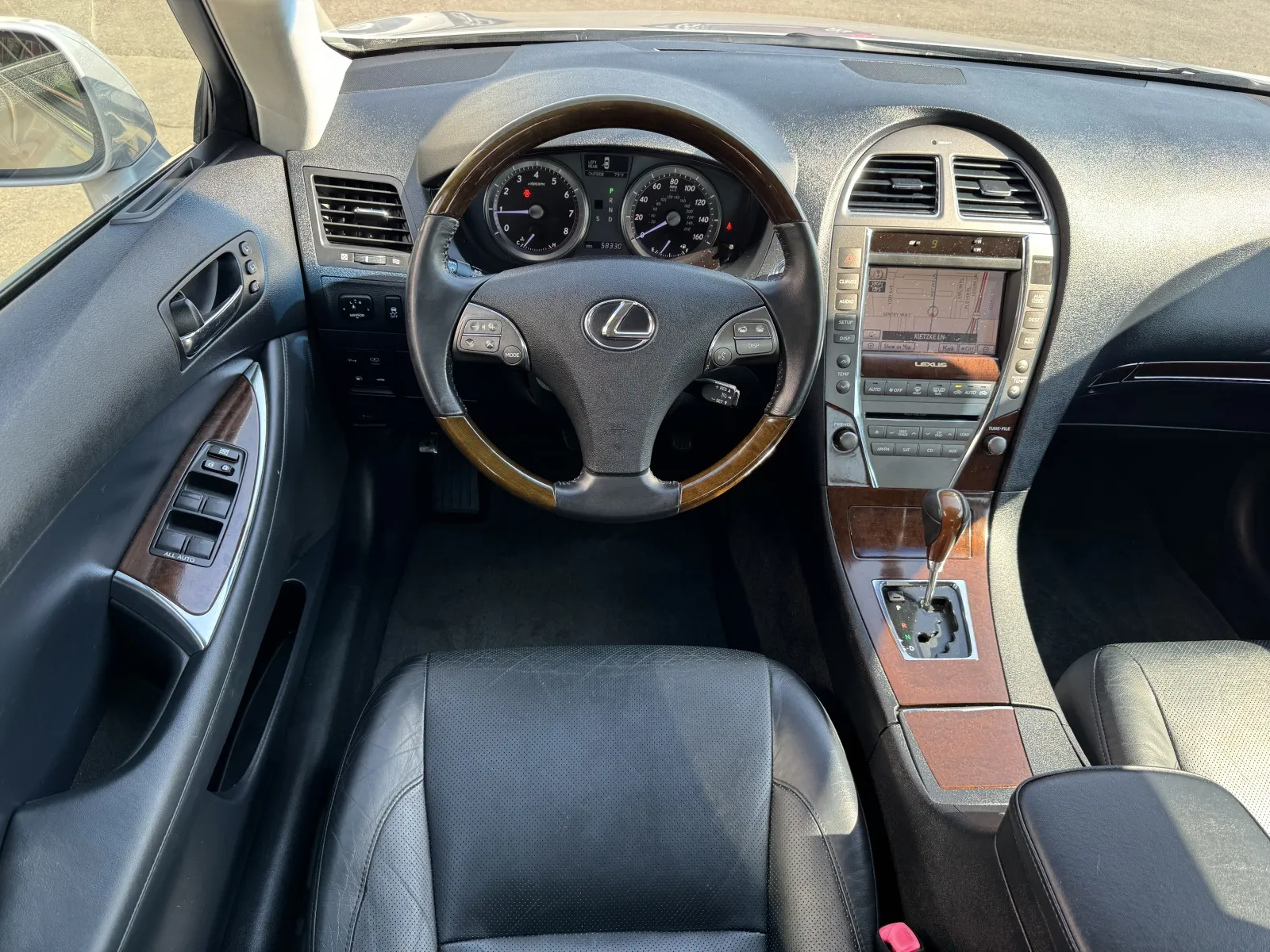 Lexus ES photo 9