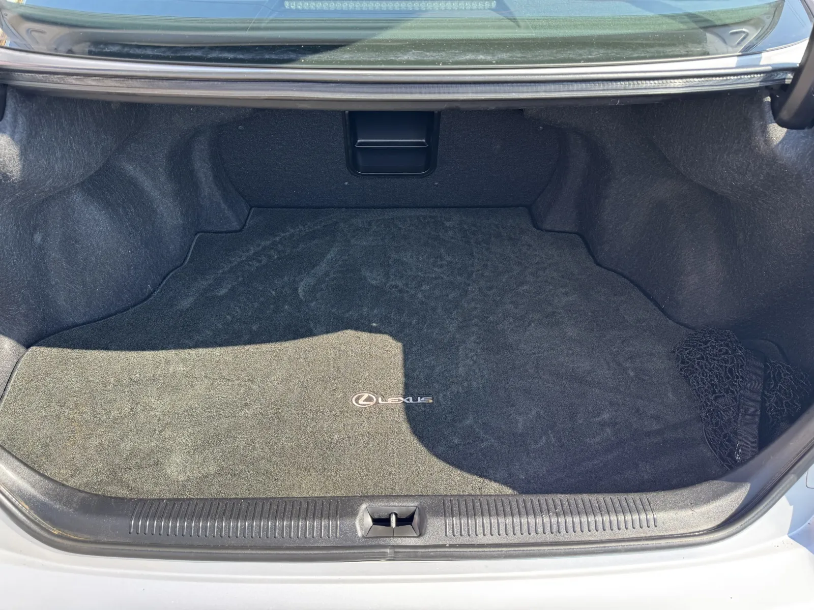 Lexus ES photo 30