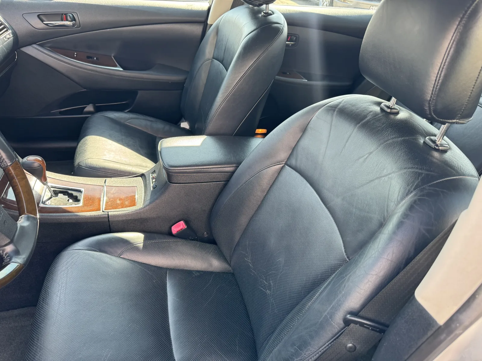Lexus ES photo 12