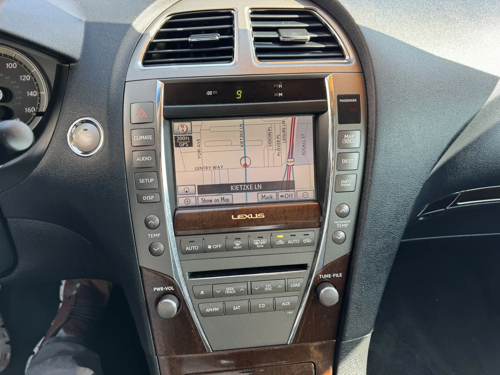 Lexus ES photo 19