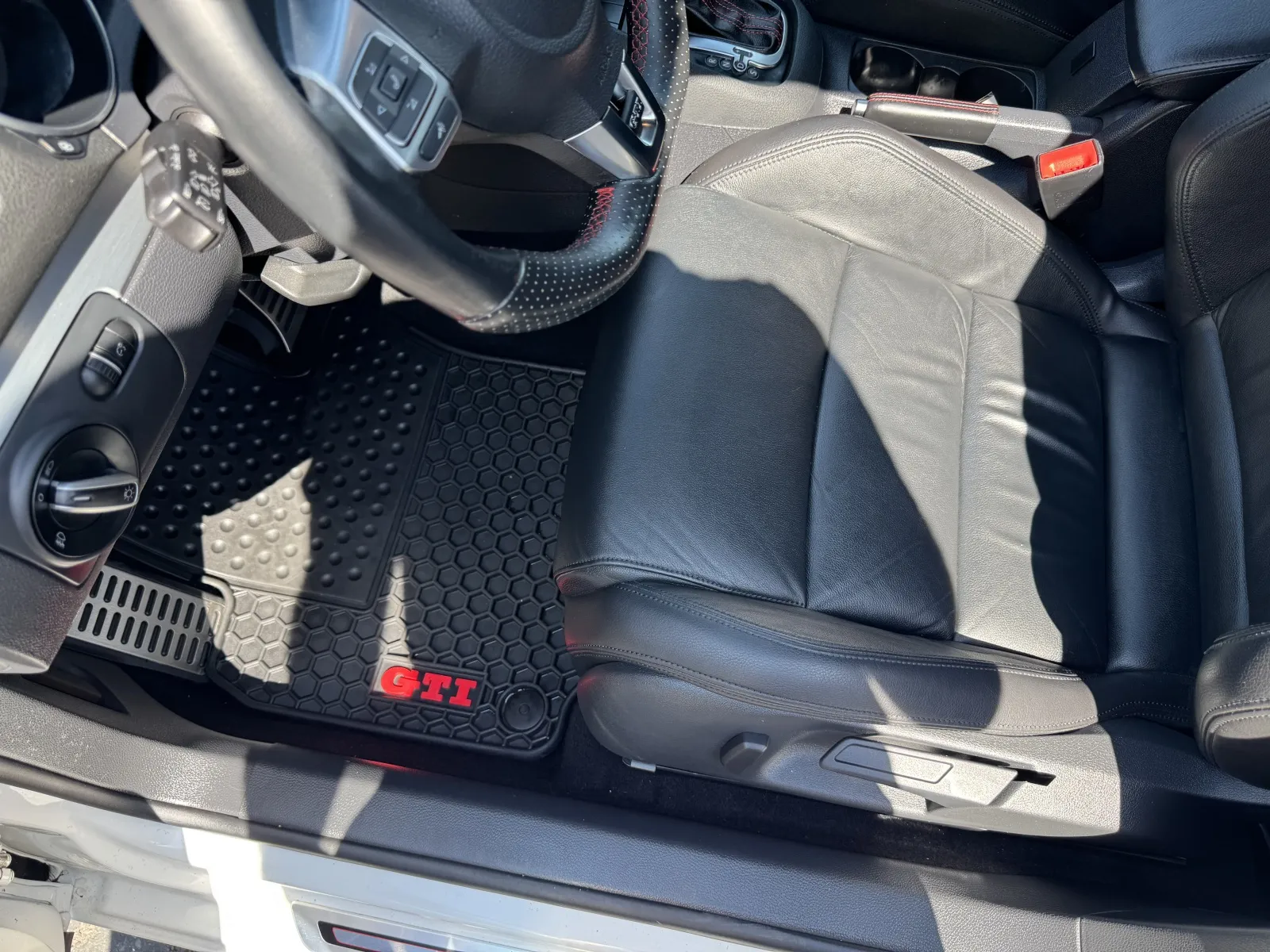 Volkswagen GTI photo 11