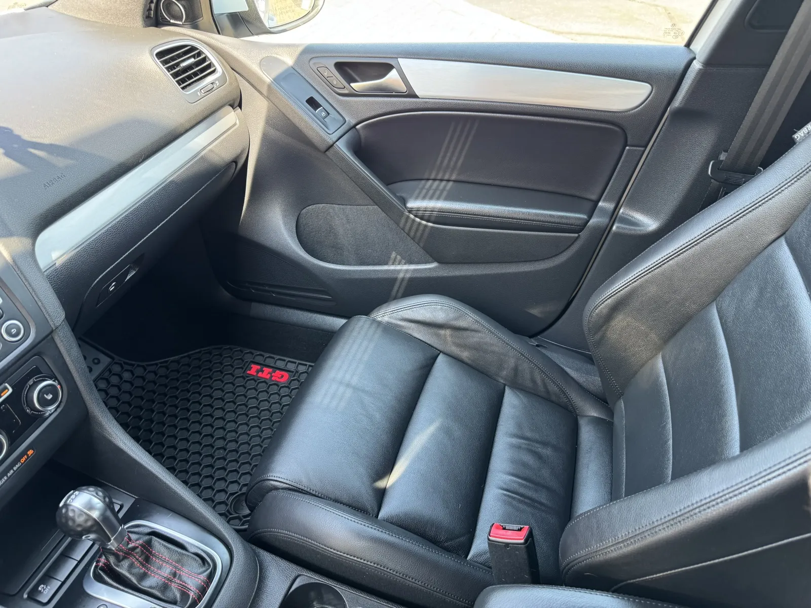 Volkswagen GTI photo 25