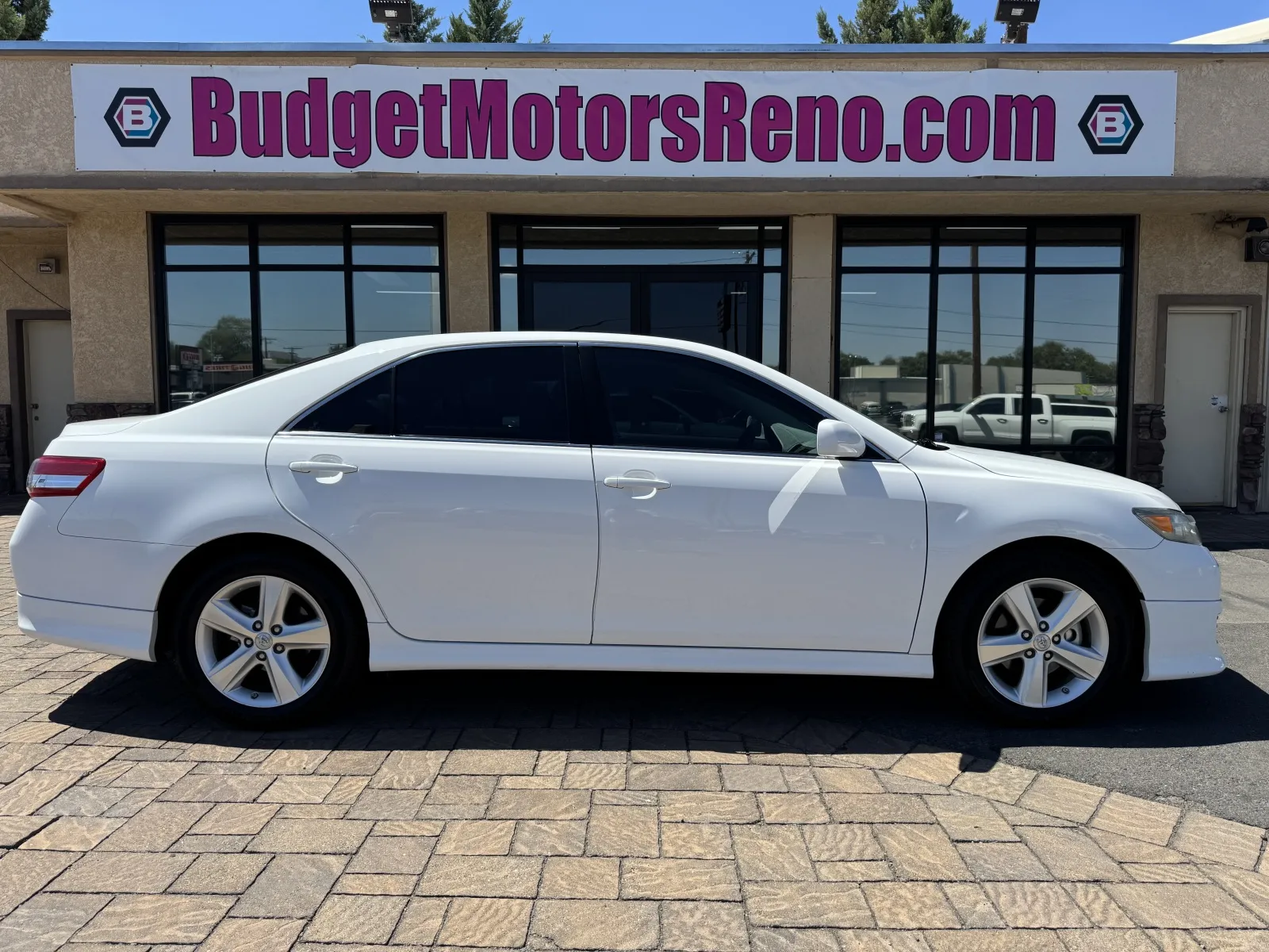 White 2011 Toyota Camry SE for sale in Reno, NV