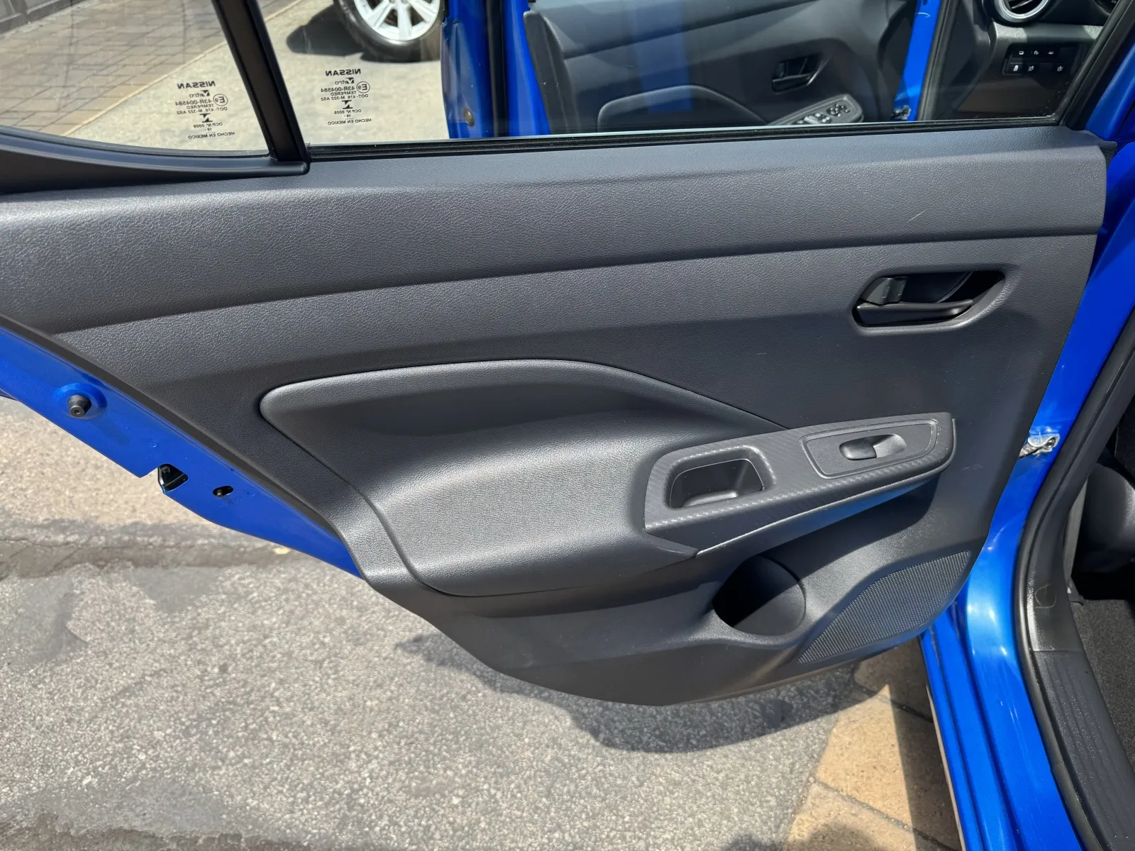 Nissan Versa photo 32