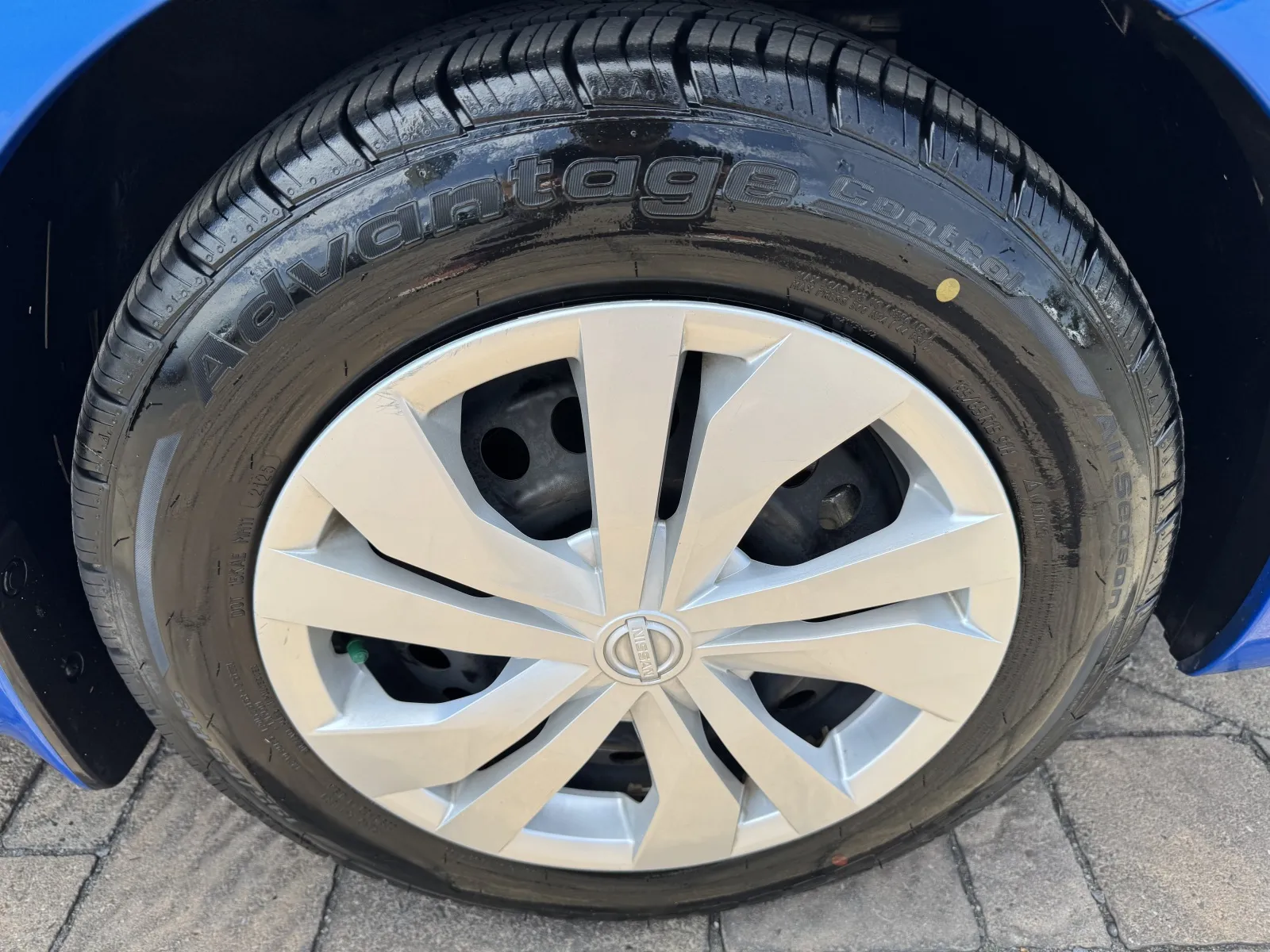 Nissan Versa photo 11