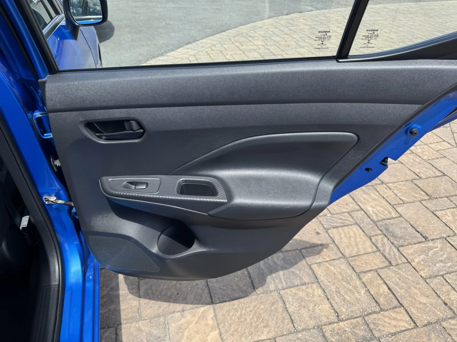 Nissan Versa photo 34