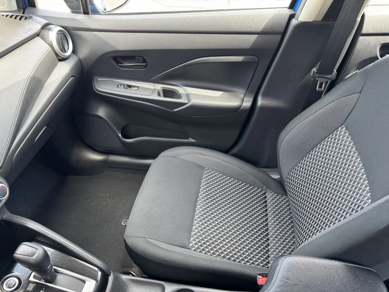 Nissan Versa photo 30