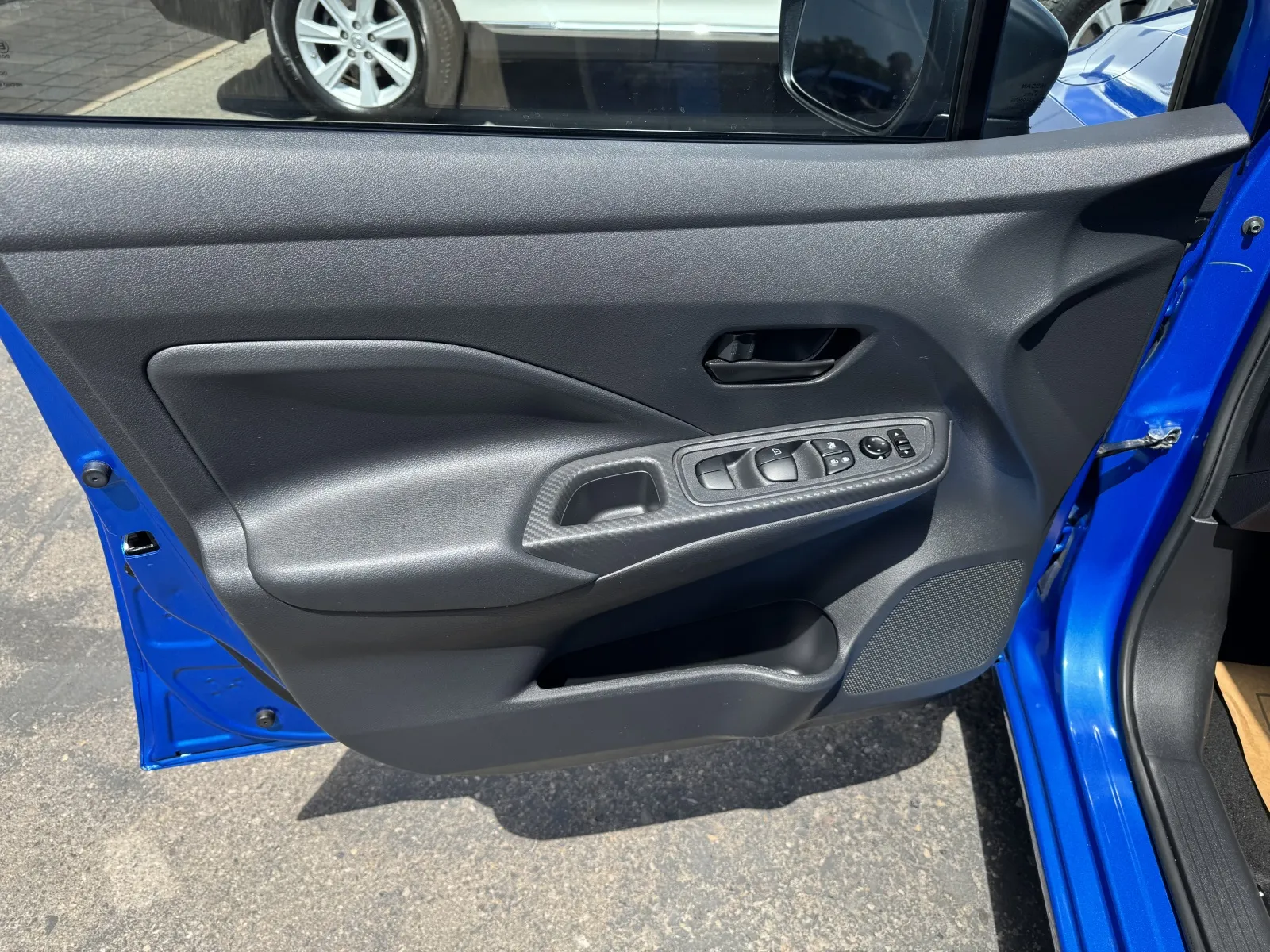 Nissan Versa photo 18