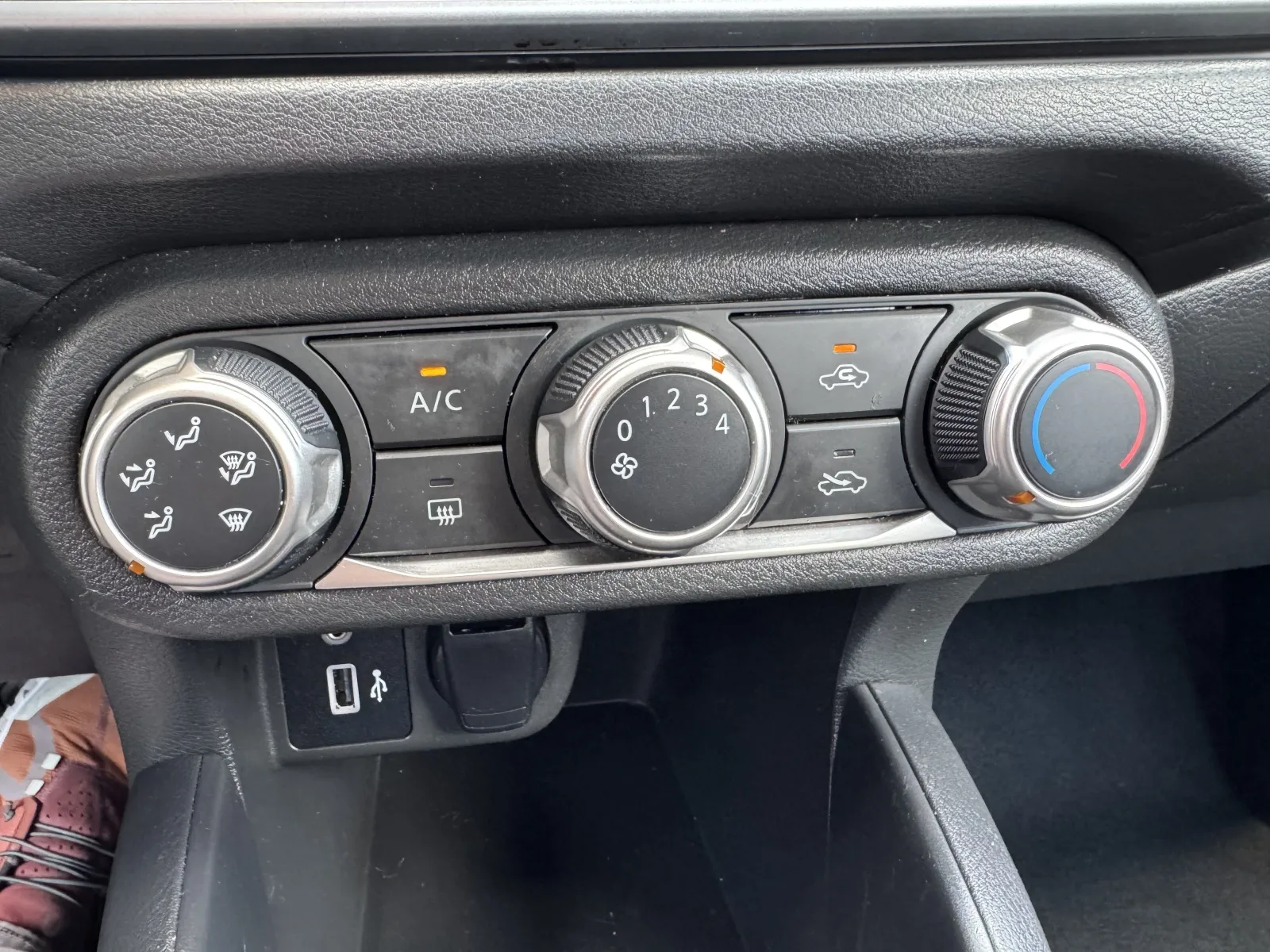 Nissan Versa photo 27