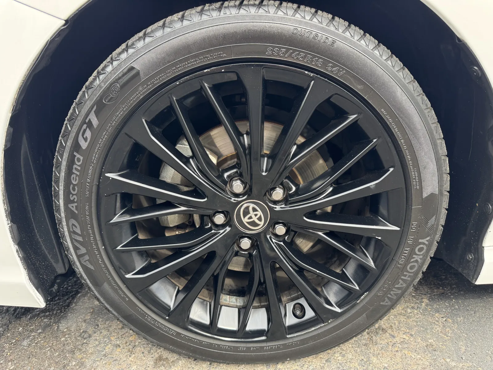 Toyota Camry photo 9