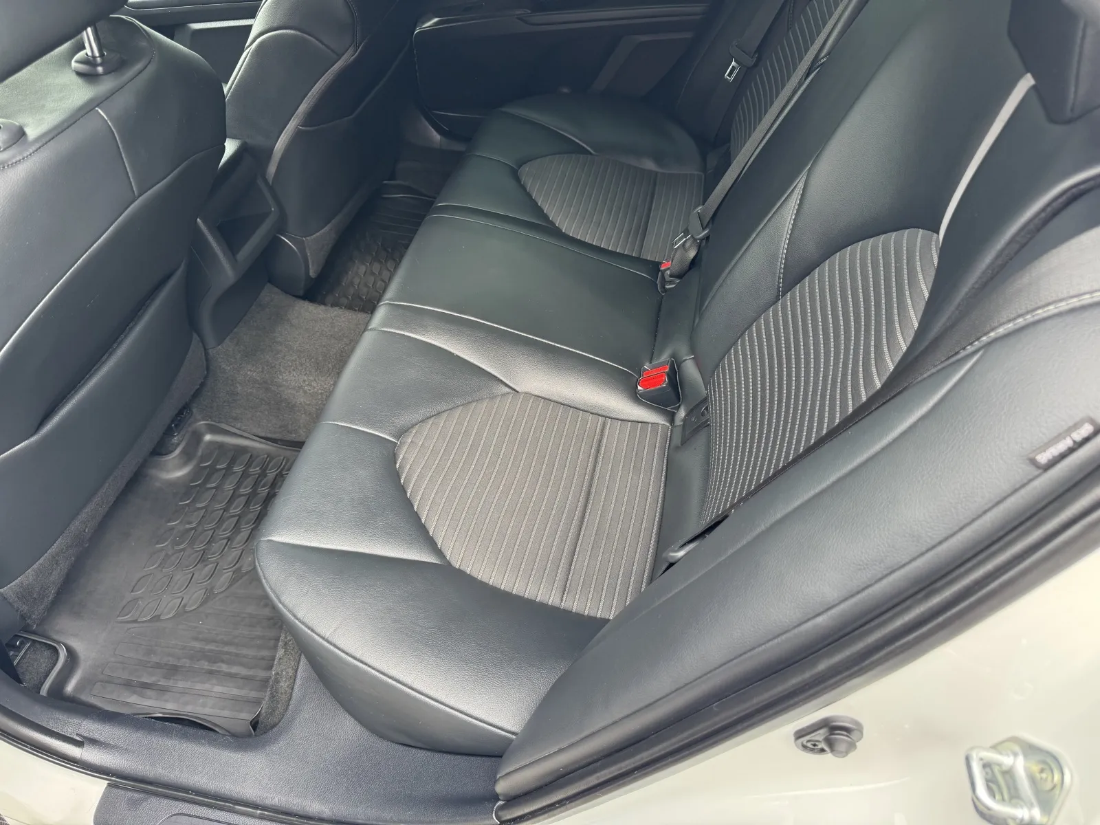 Toyota Camry photo 33