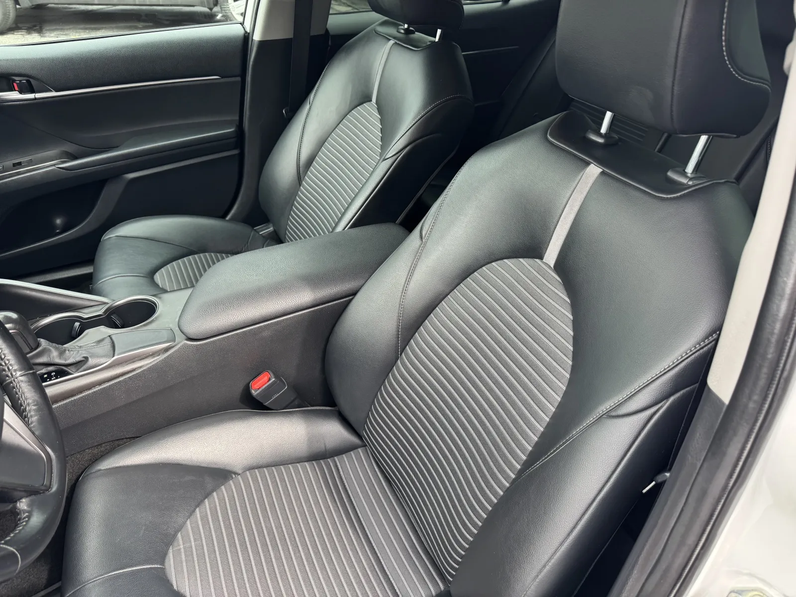 Toyota Camry photo 20