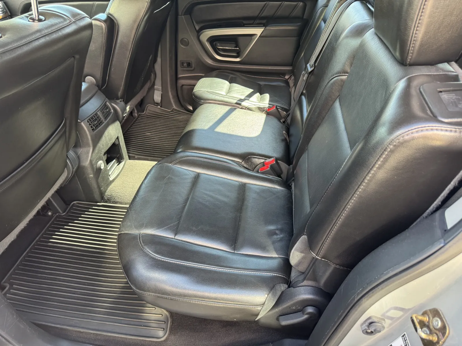 Nissan Armada photo 24