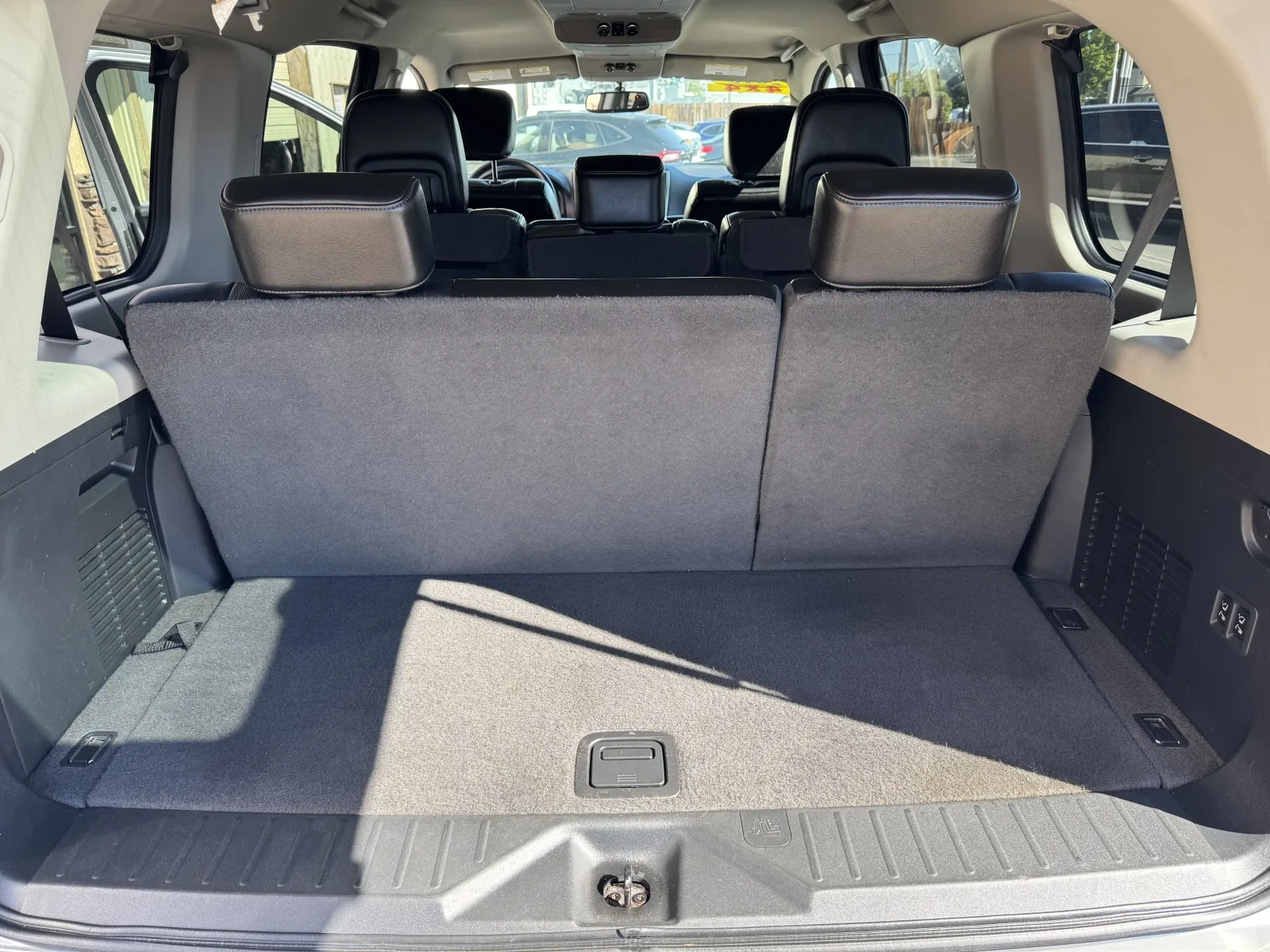 Nissan Armada photo 28
