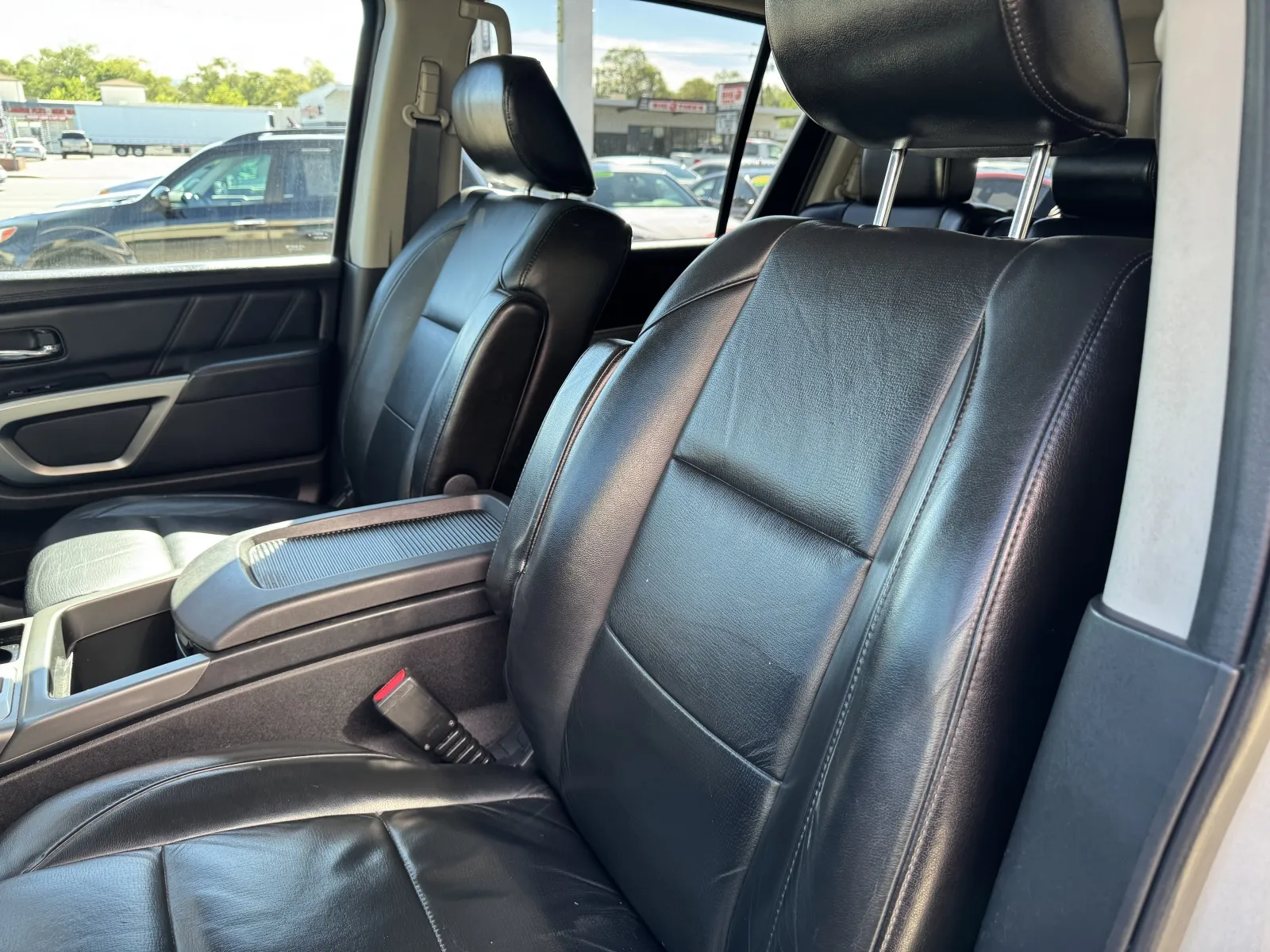 Nissan Armada photo 12