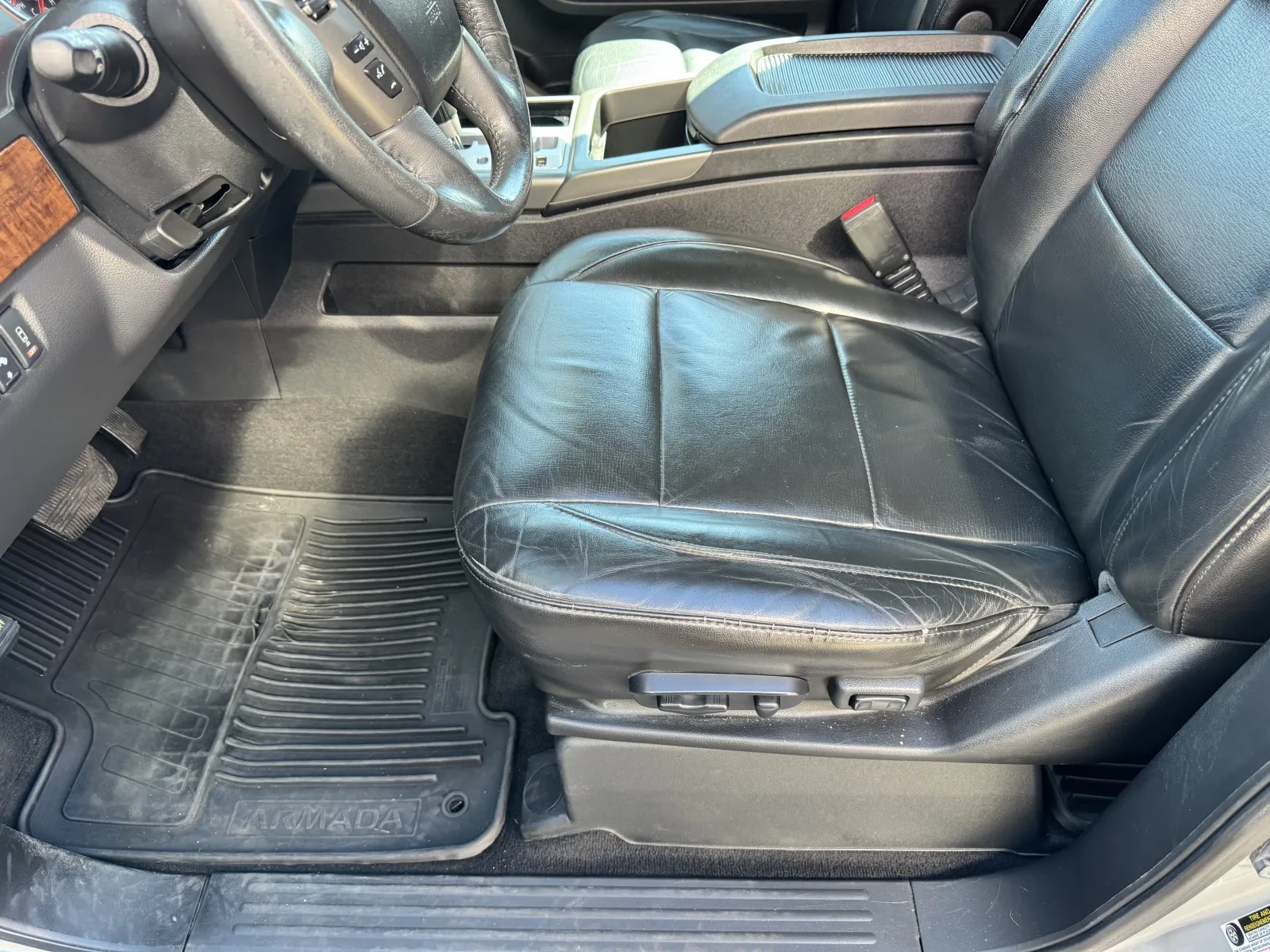 Nissan Armada photo 11