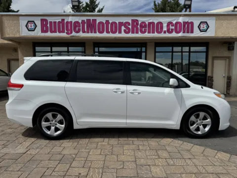White 2013 Toyota Sienna LE 7-Passenger for sale in Reno, NV