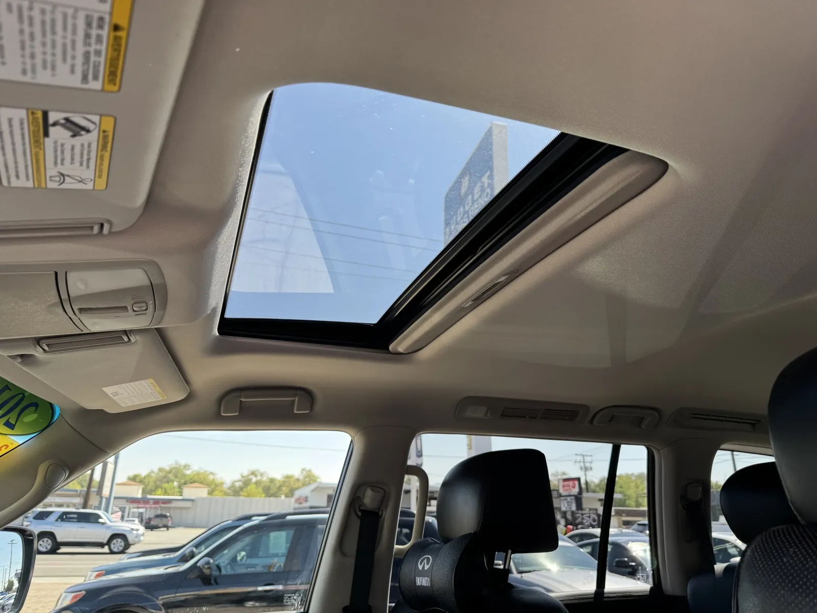Infiniti QX56 photo 22