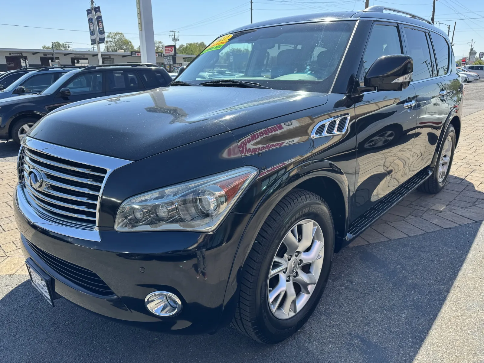 Infiniti QX56 photo 6