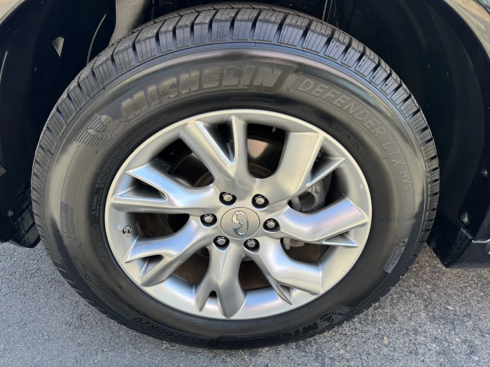 Infiniti QX56 photo 15