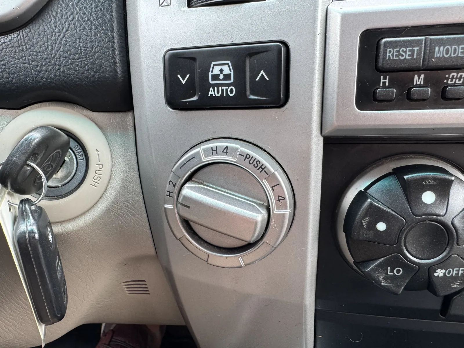 Toyota 4Runner photo 17