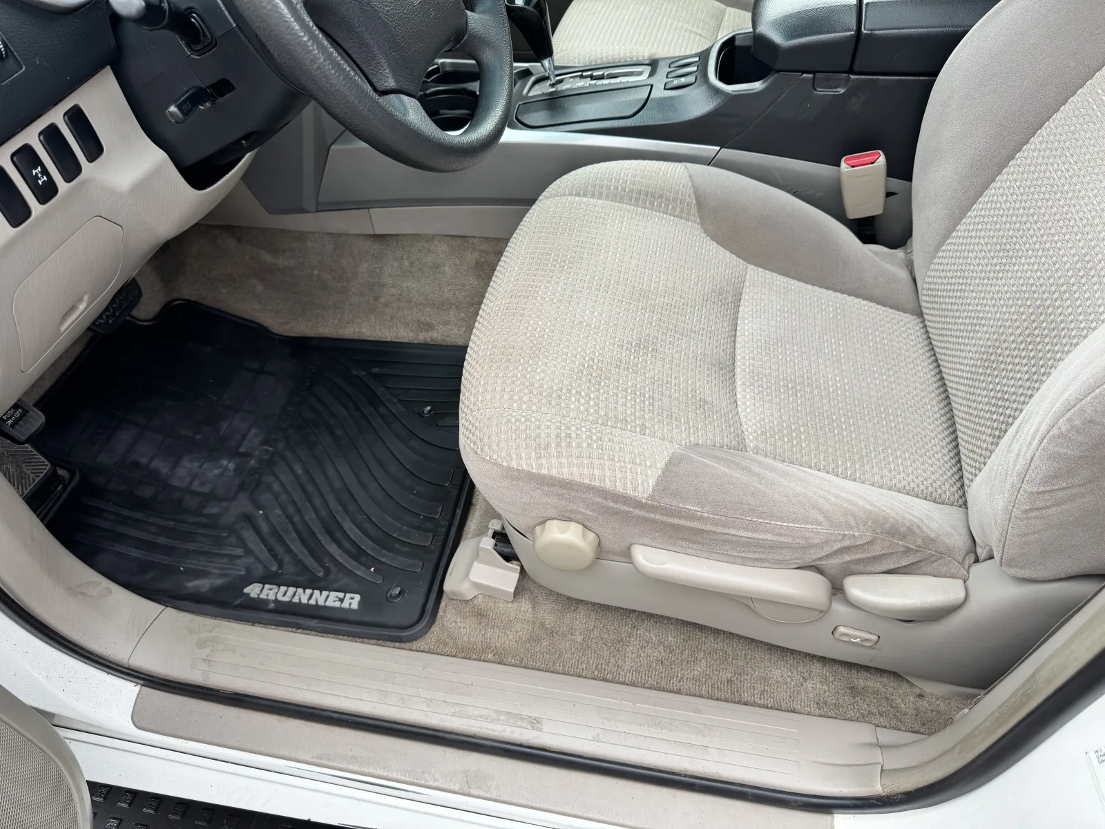 Toyota 4Runner photo 11