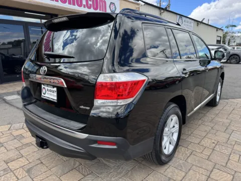 Photos of 2012 Toyota Highlander SE for sale in Reno, NV at Budget Motors