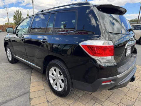More photos of 2012 Toyota Highlander SE at Budget Motors, NV