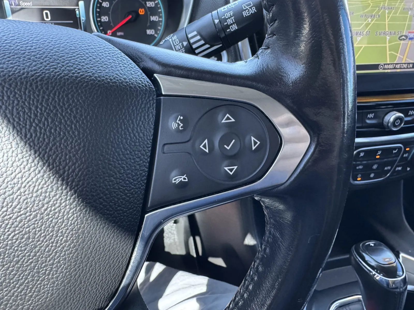 Chevrolet Traverse photo 25