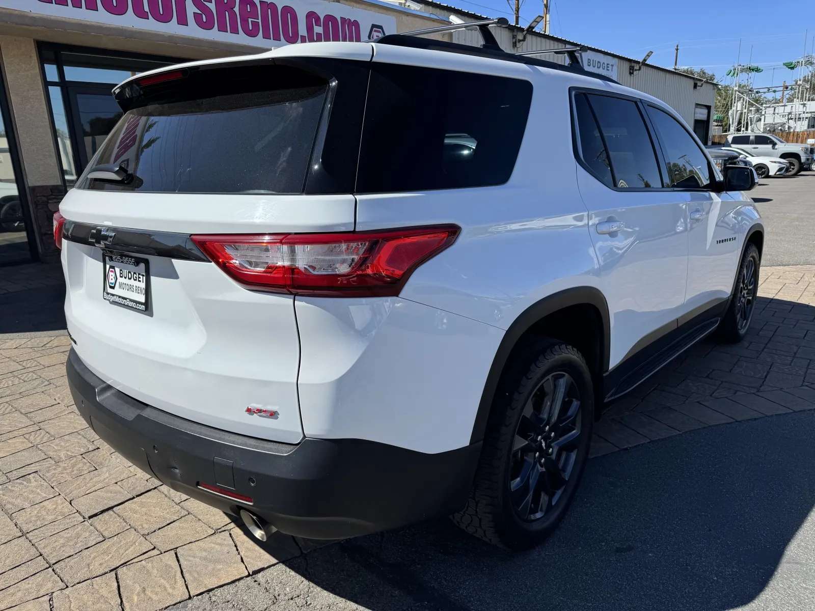 Chevrolet Traverse photo 2