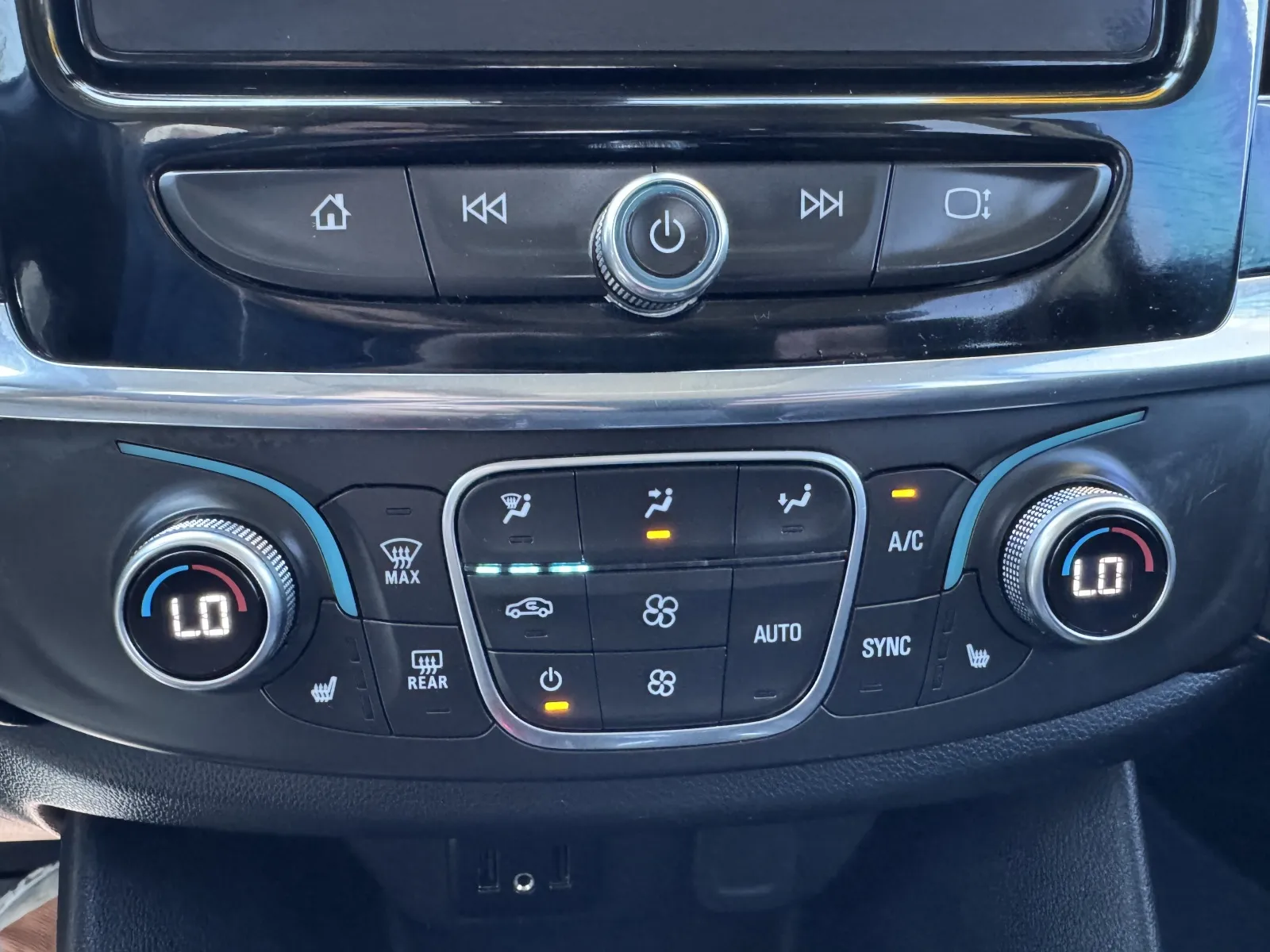 Chevrolet Traverse photo 30
