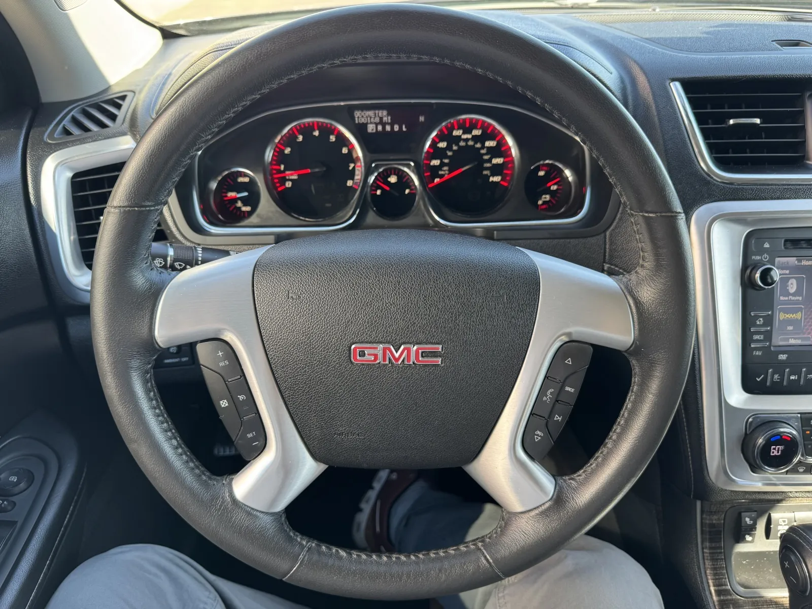 GMC Acadia photo 17