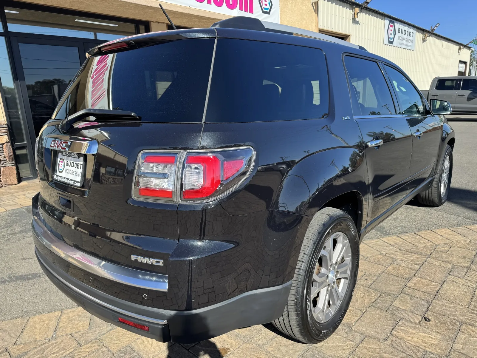 GMC Acadia photo 2