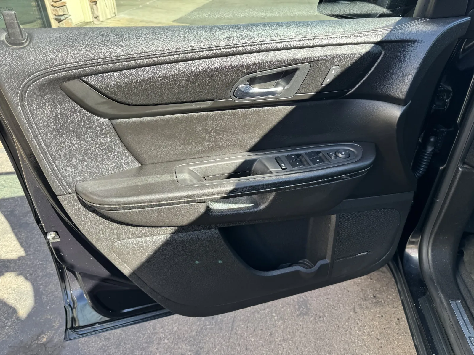 GMC Acadia photo 14