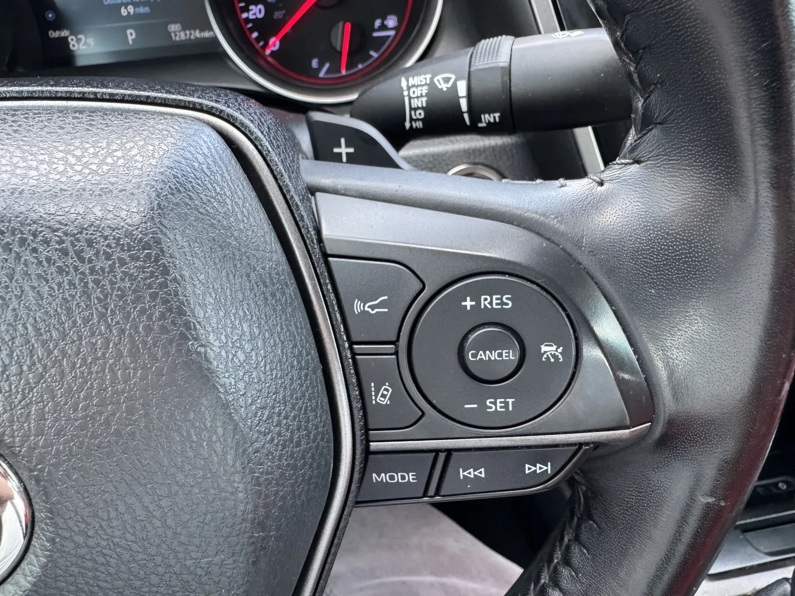 Toyota Camry photo 16