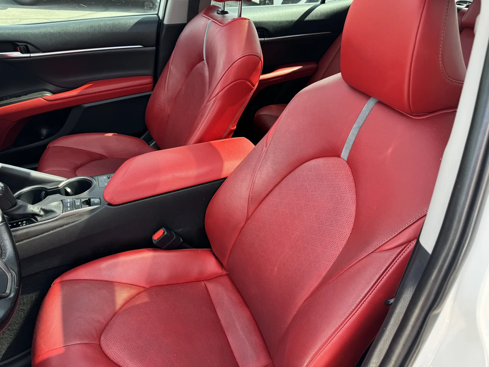 Toyota Camry photo 12