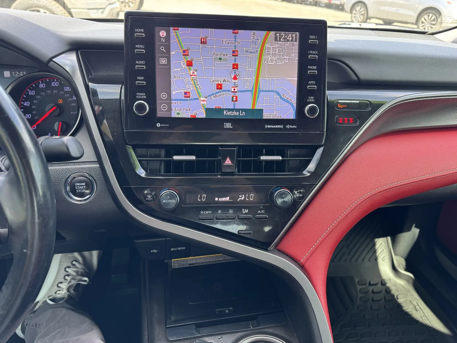 Toyota Camry photo 18