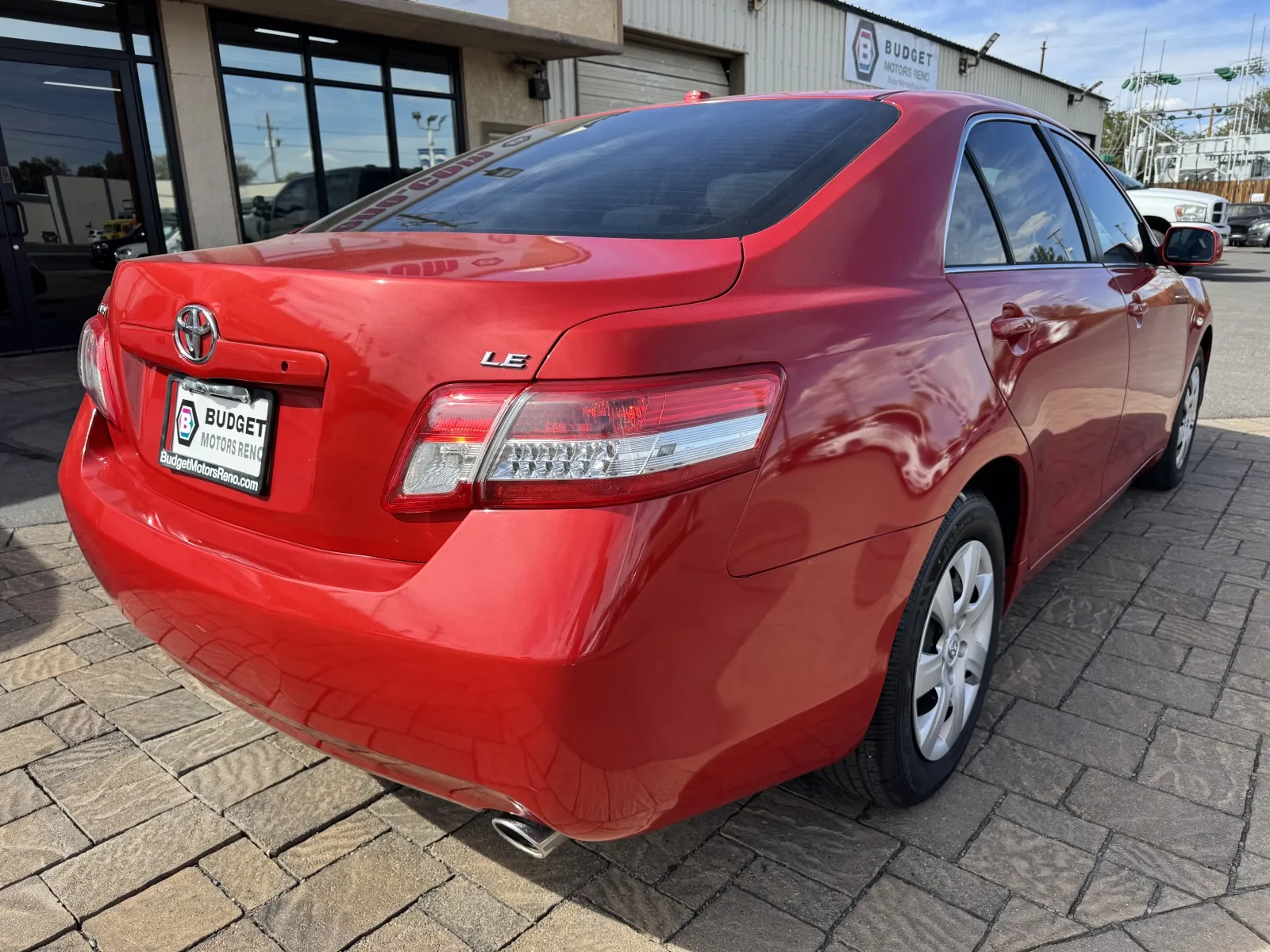 Toyota Camry photo 2